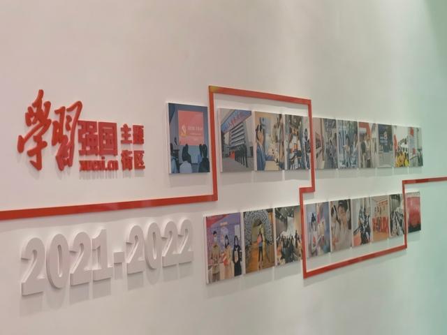 救援矮小的女孩