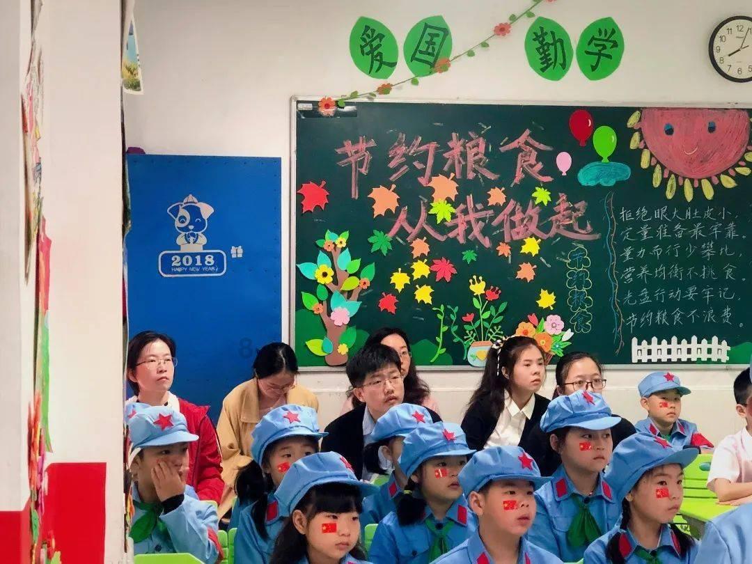 逃离废墟镇