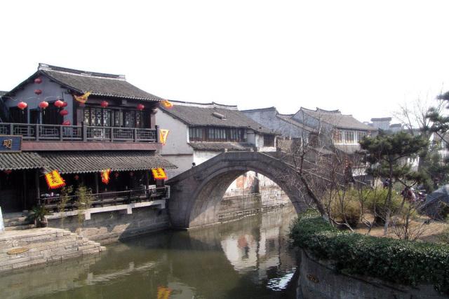 《狗剩快跑》穆家俊本性暴露，将小翠先奸后杀，结局大快人心