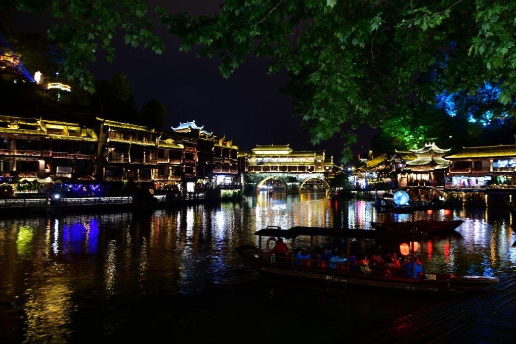 聚焦“一老一小”守护“朝夕美好”  江苏省政协委员建言探索“双龄共养”